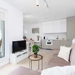 アパート With Balcony & Parking Mogilska By Renters Prestige *