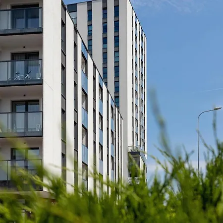 With Balcony & Parking Mogilska By Renters Prestige 公寓 克拉科夫