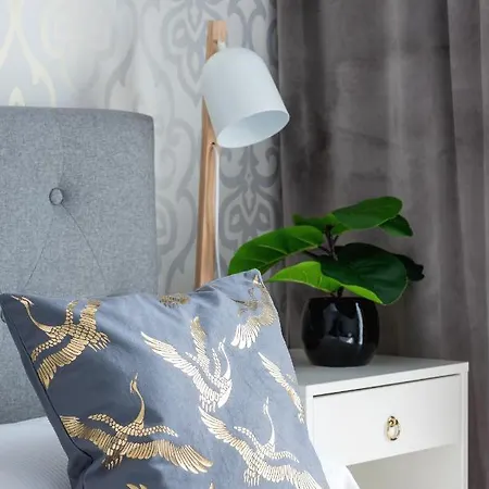 Appartement With Balcony & Parking Mogilska By Renters Prestige Cracovie