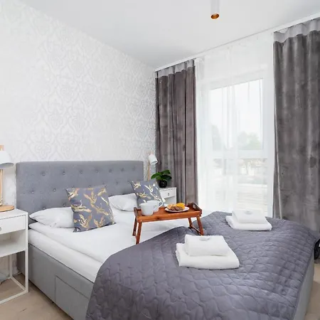 With Balcony & Parking Mogilska By Renters Prestige 아파트 *