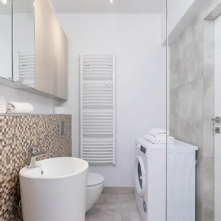 아파트 With Balcony & Parking Mogilska By Renters Prestige